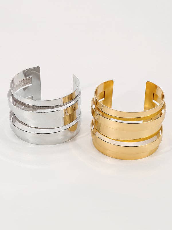 Bracelet style normcore avec motif géométrique et couleur unie