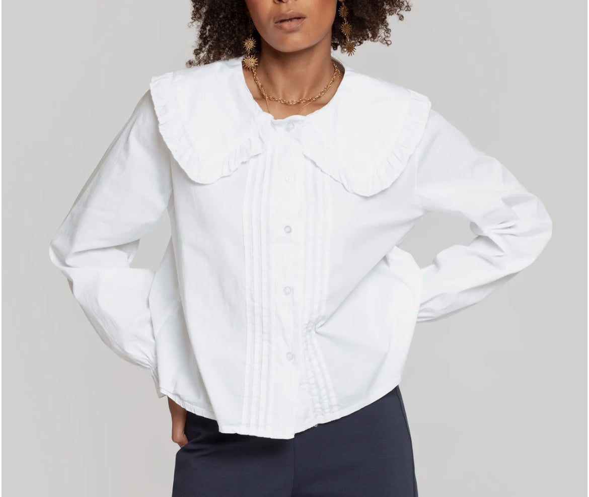 Chemise blanche avec gros col