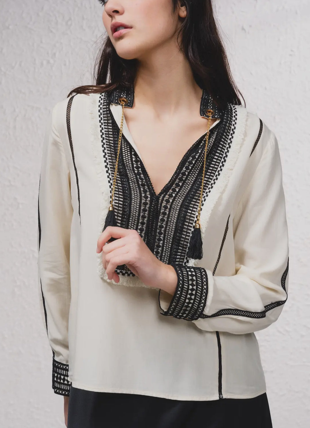 Blouse noire et blanche avec liens SMF