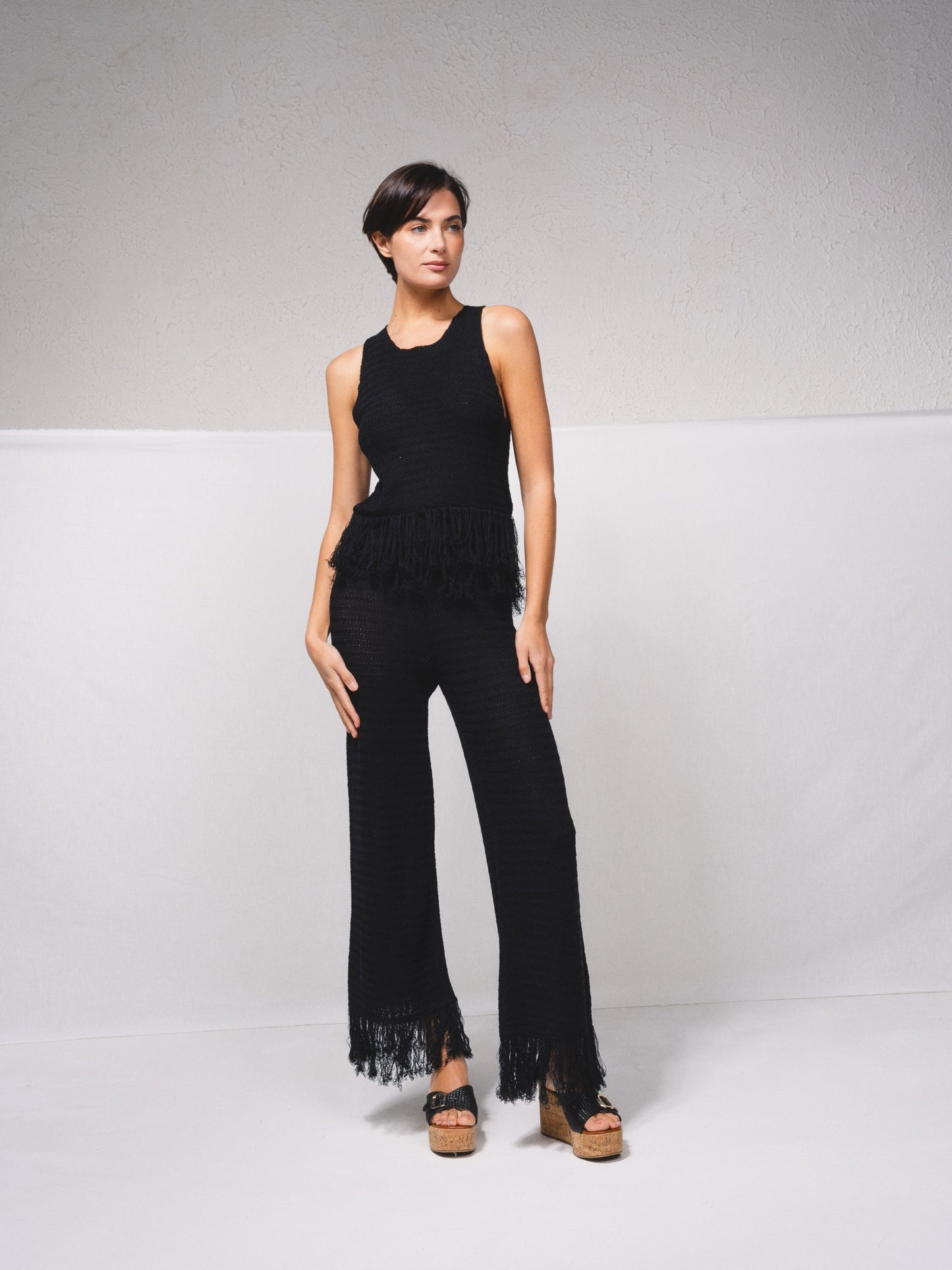 Pantalon noir crochet avec franges