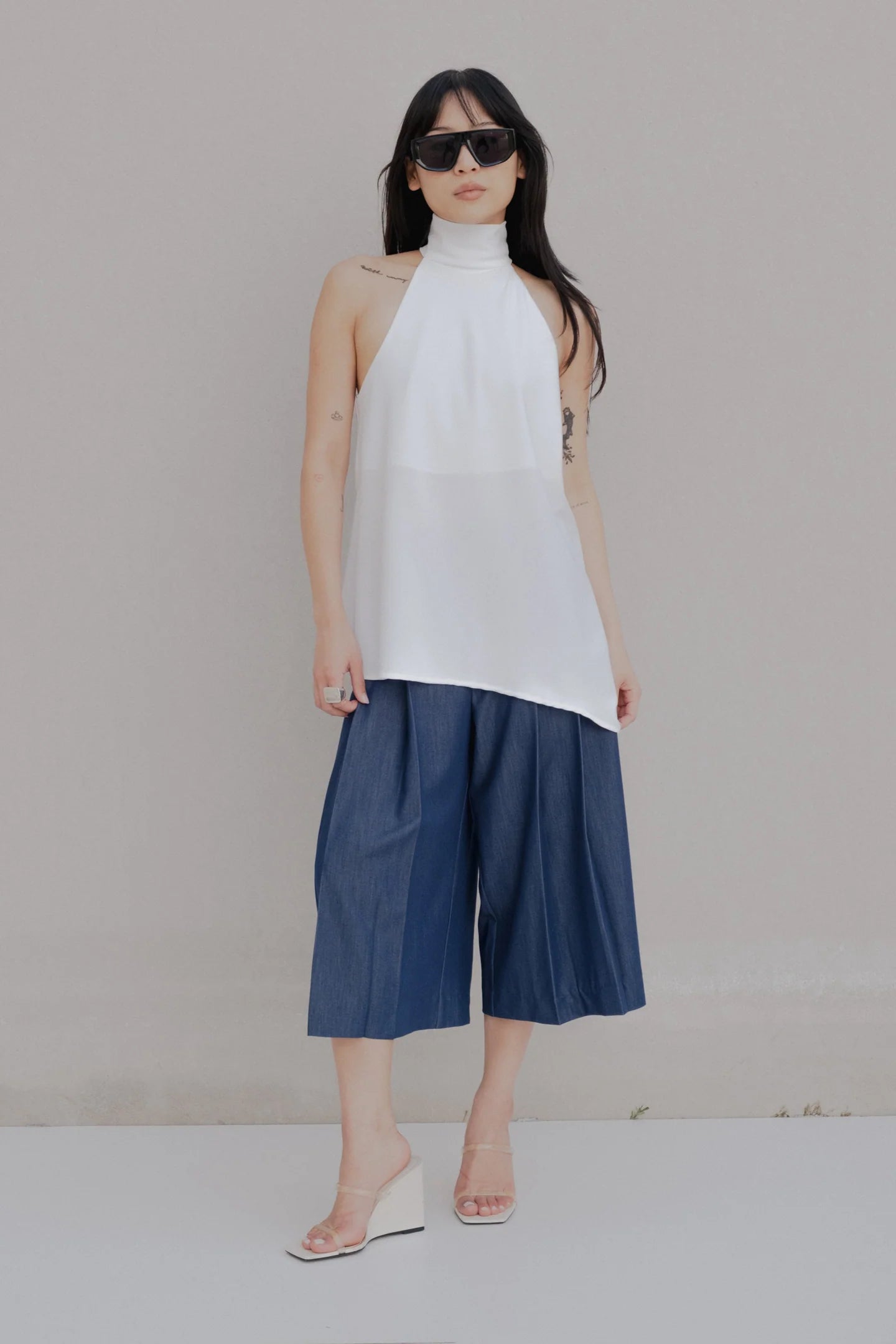 Top halter blanc asymétrique
