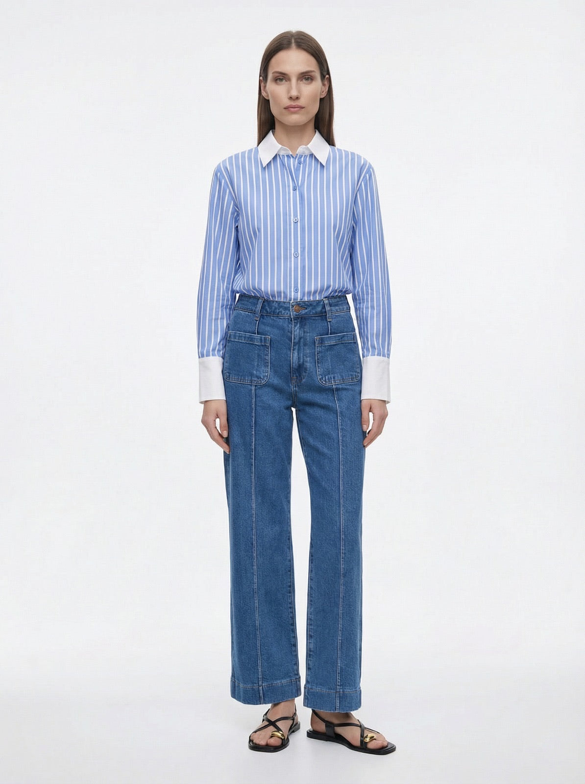Chemise bleue rayée col et poignets blancs