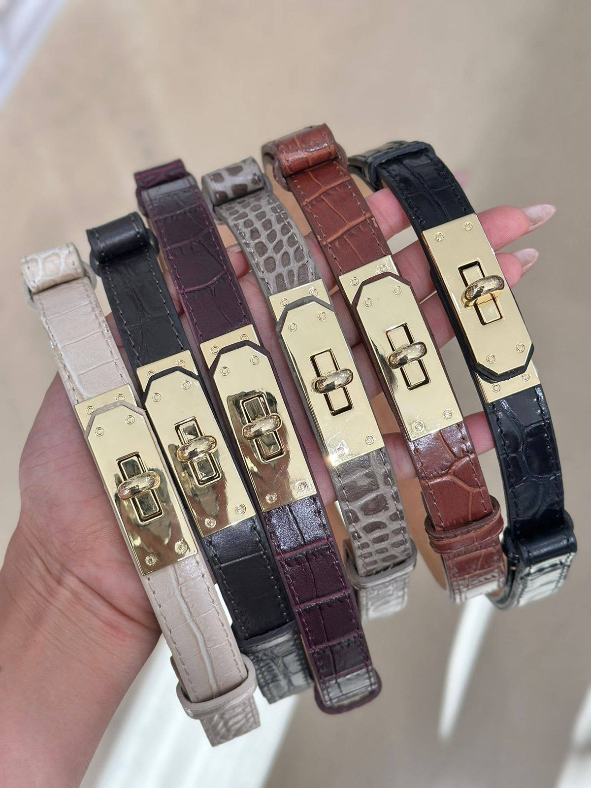 Ceinture en cuir véritable effet crocodile avec Fermeture: Panna