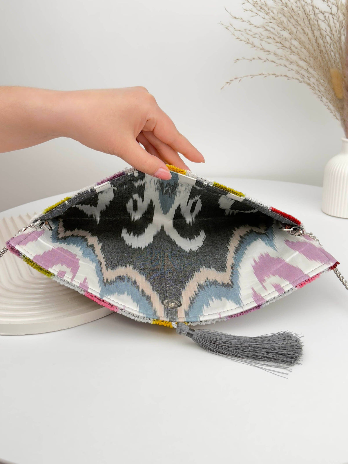 Pochette ikat en velours de soie - Sac à main bohème mosaïque vive