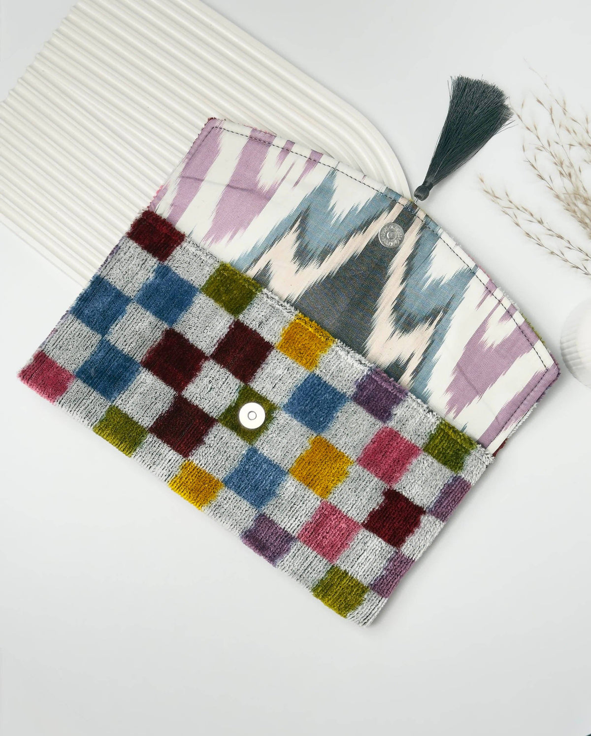 Pochette ikat en velours de soie - Sac à main bohème mosaïque vive