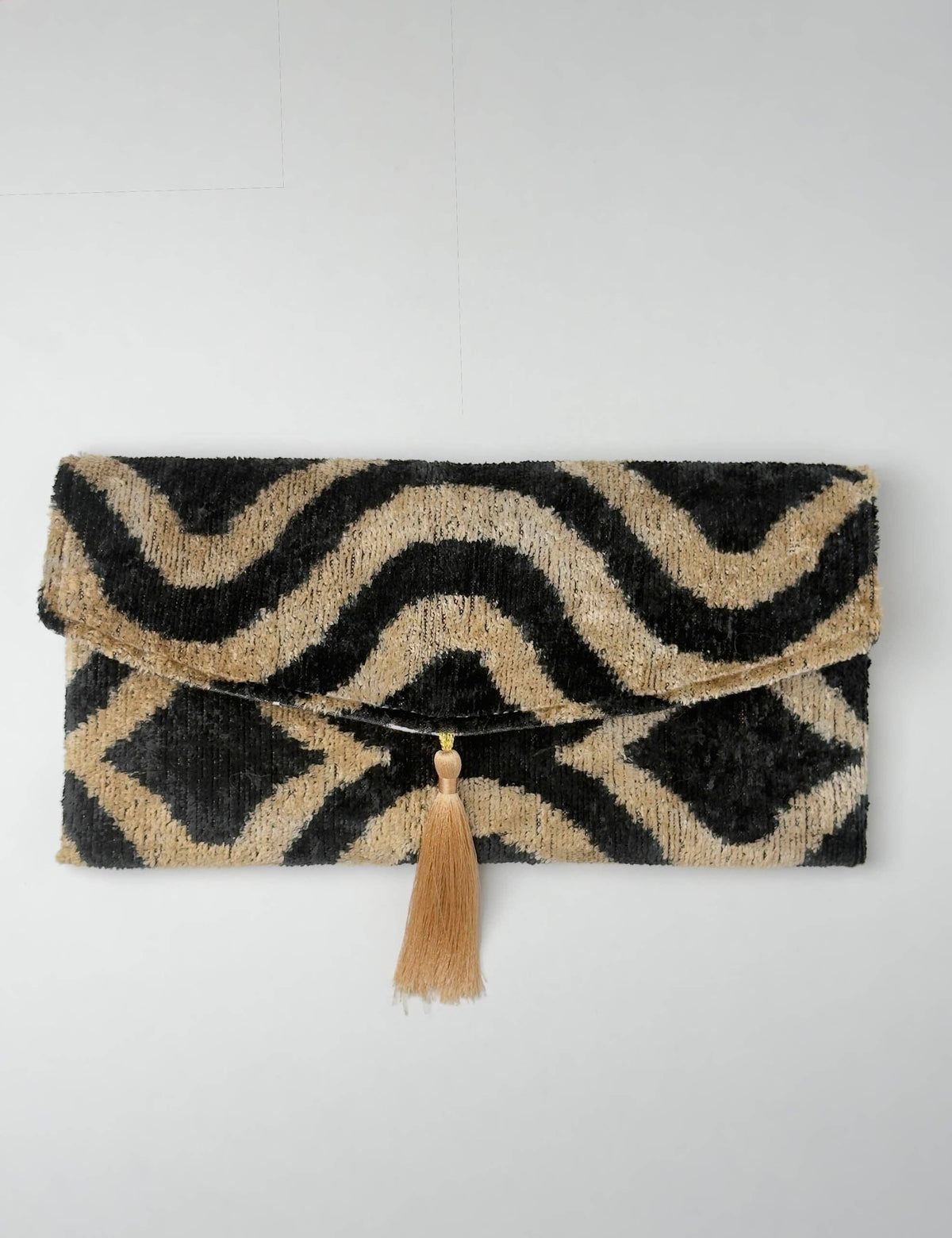 Pochette ikat en velours de soie - Sac bohème Vagues dorées