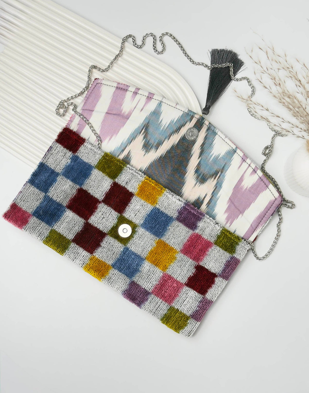 Pochette ikat en velours de soie - Sac à main bohème mosaïque vive