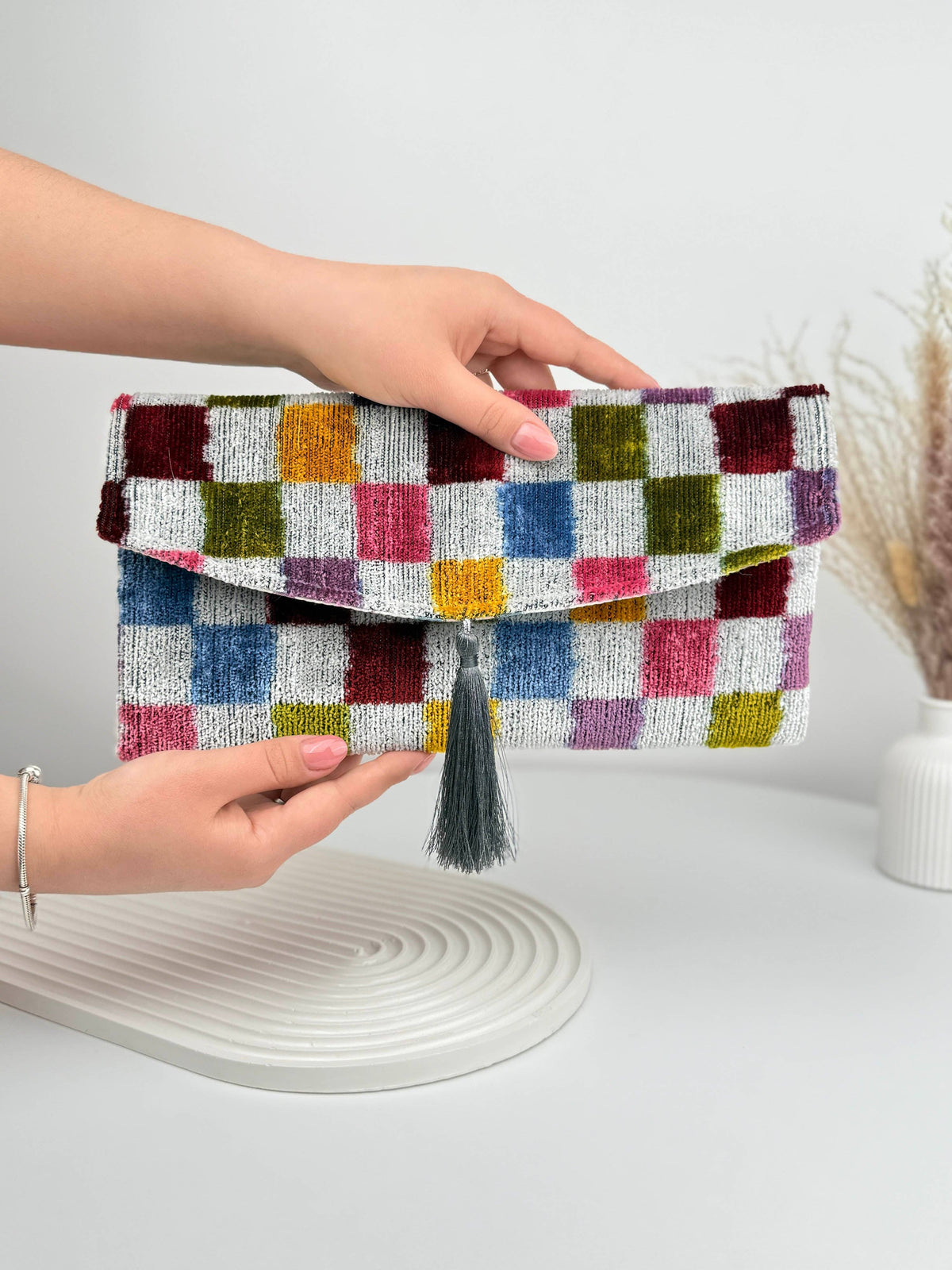 Pochette ikat en velours de soie - Sac à main bohème mosaïque vive