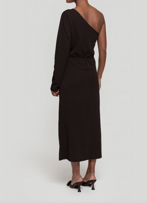 Robe noire asymétrique