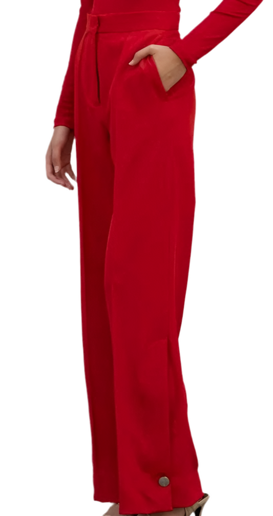 Pantalon rouge bouton argent