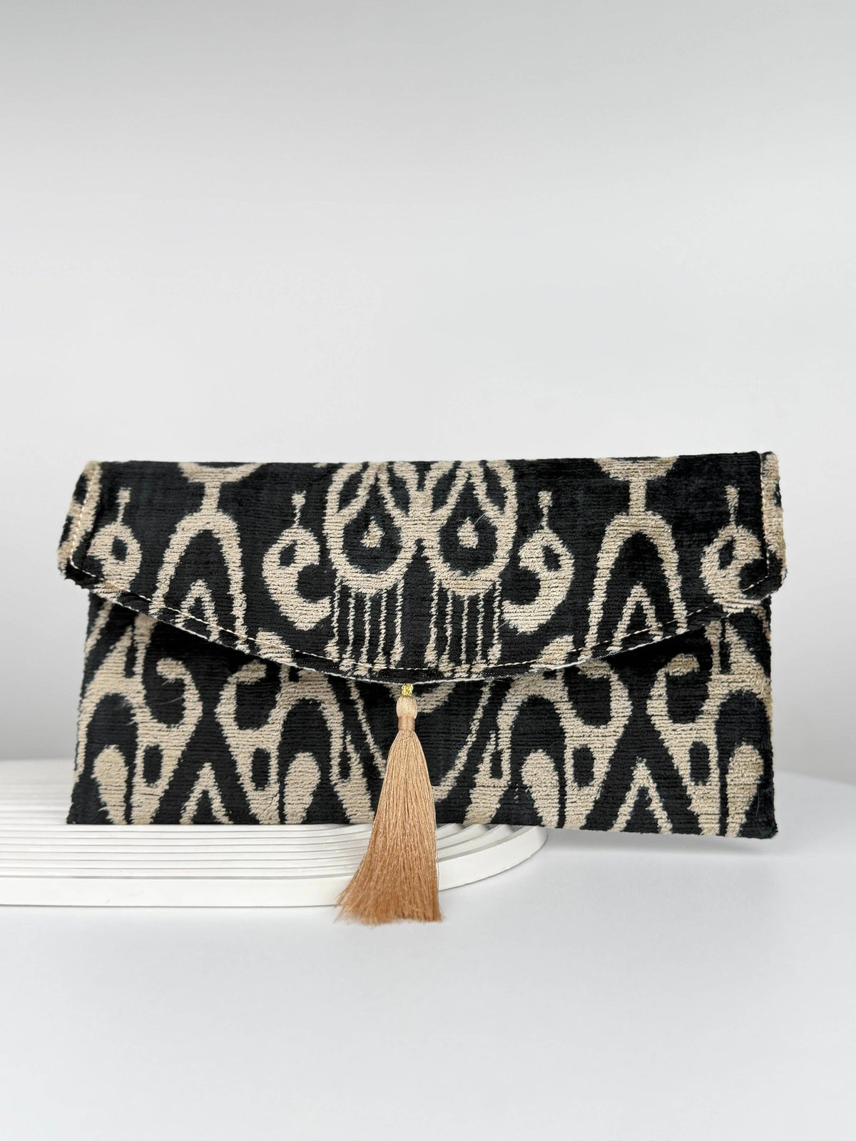 Pochette ikat en velours de soie - Sac bohème Ombres d'Ivoire