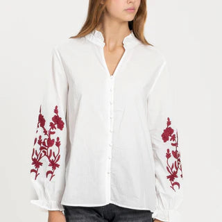 Chemise col volant coton blanc brodée bordeaux ou vert