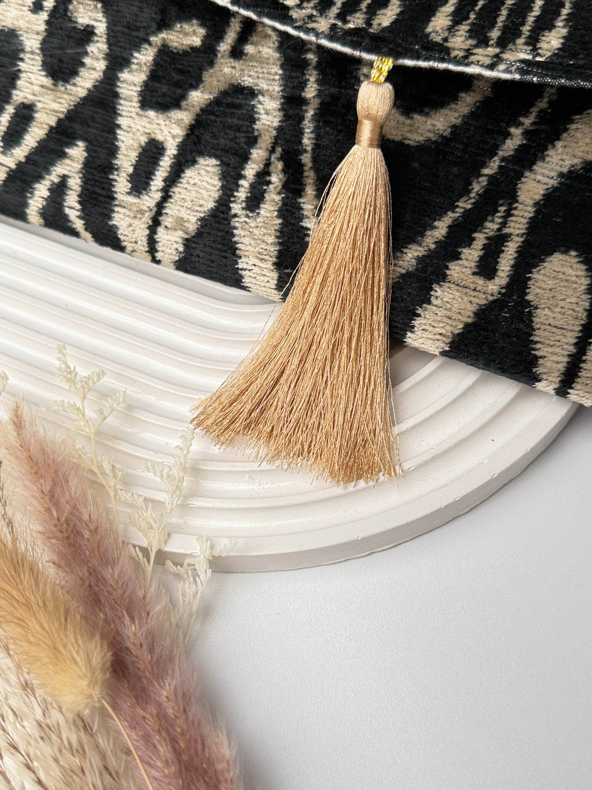 Pochette ikat en velours de soie - Sac bohème Ombres d'Ivoire