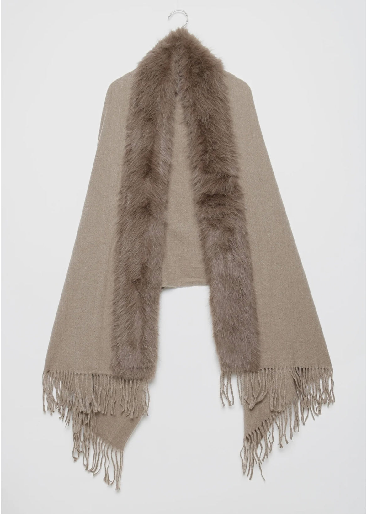 Écharpe châle en fourrure et broche divers coloris