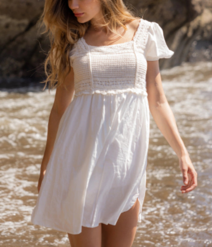 Robe blanche courte crochet