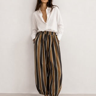 Pantalon resserré rayé