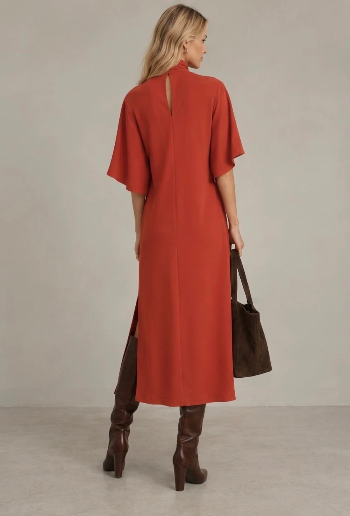 Robe brique manches et cravate