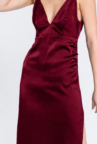 Robe satin grenat