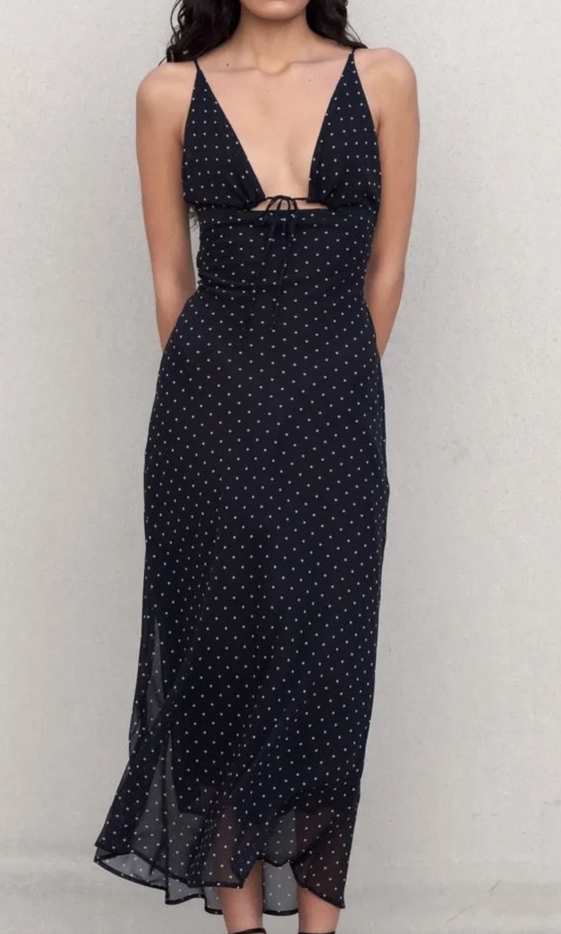 Robe noire à pois dos nu