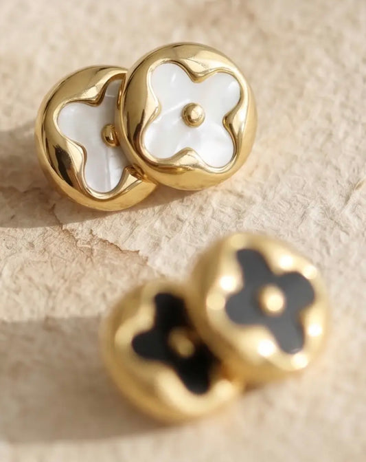 Boucles oreilles plaquées or 18 cts et émail noir ou blanc