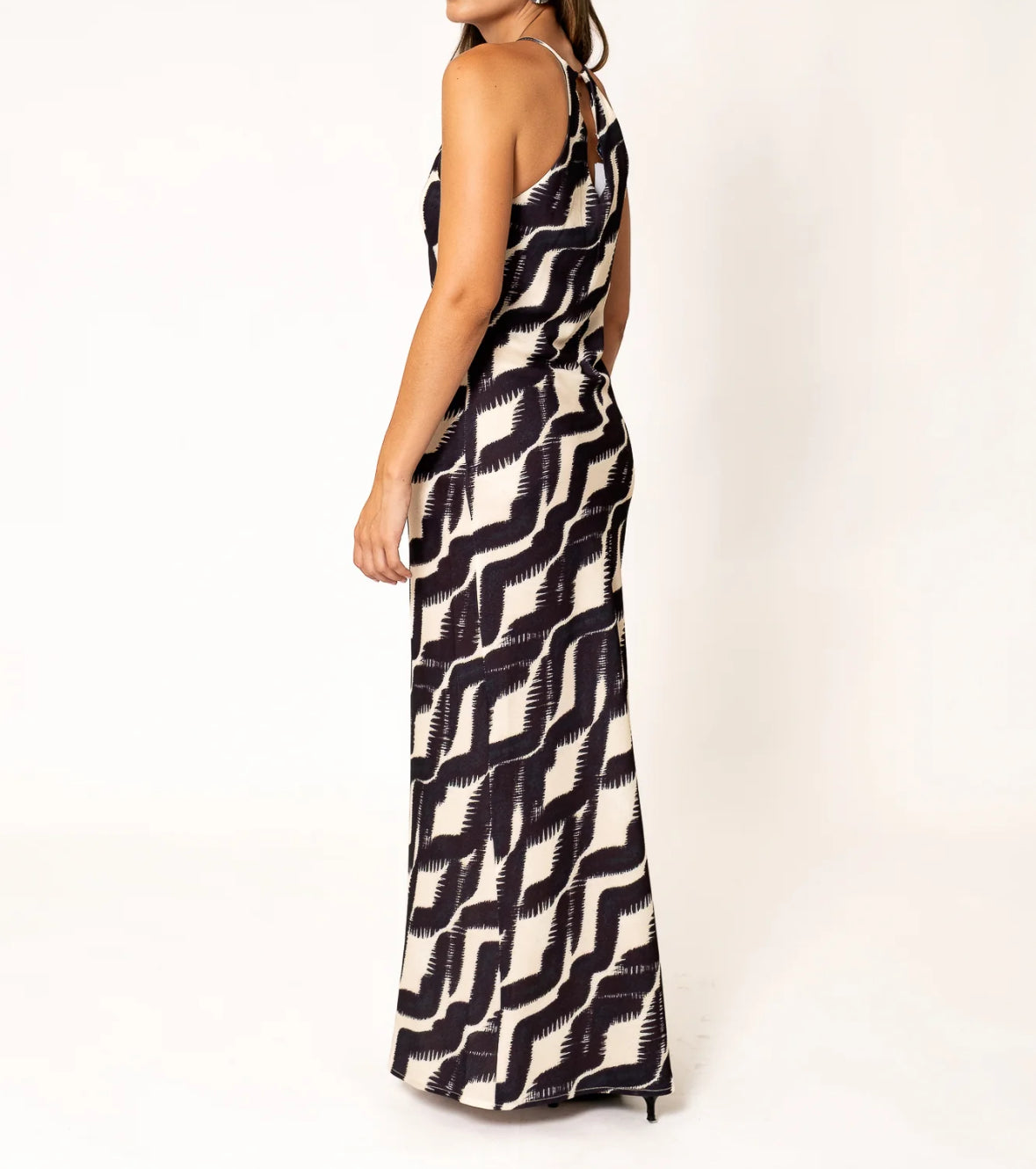 Robe imprimée noir blanc à dos nu