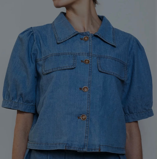 Chemise jean brut ou bleu ciel  manches courtes