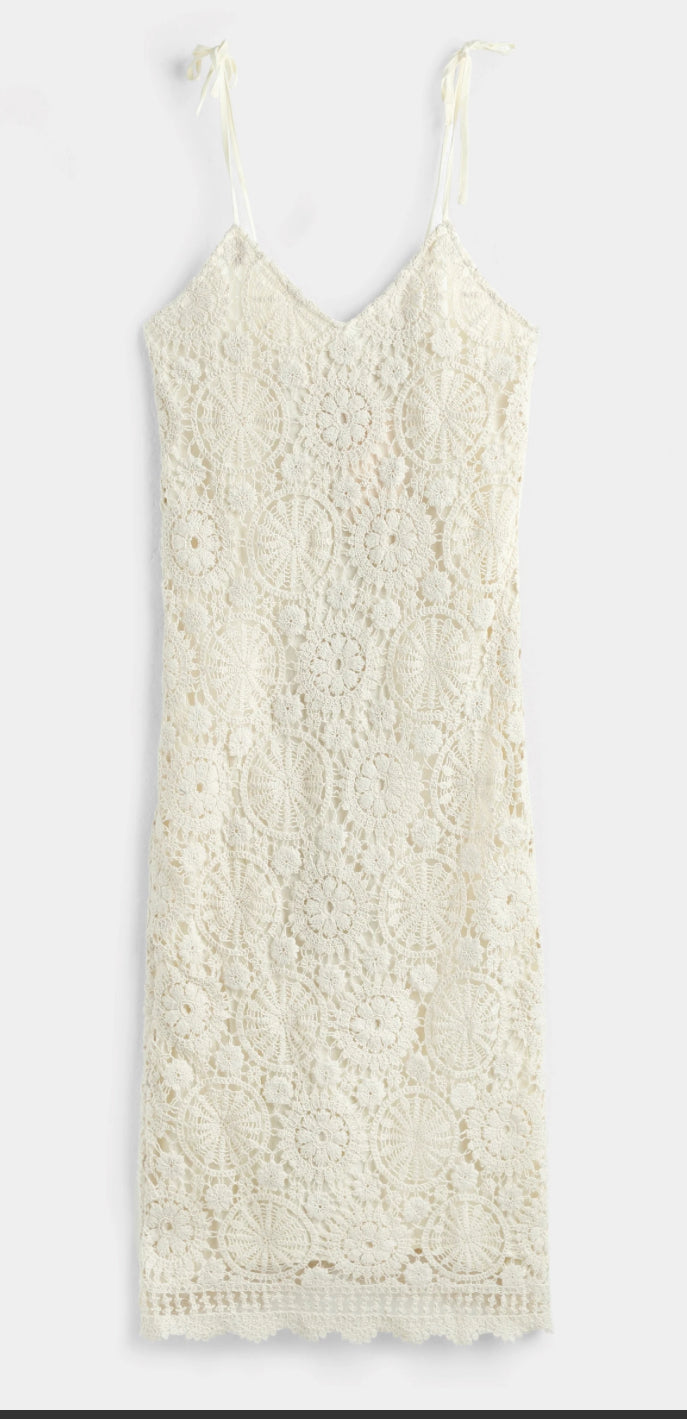 Robe crochet écru ou blanches à bretelles
