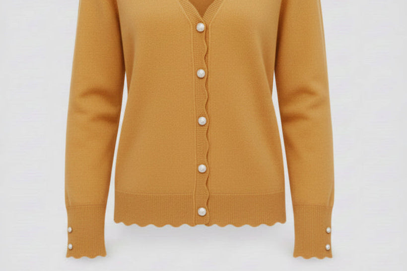 Gilet col V maille fine boutons perles