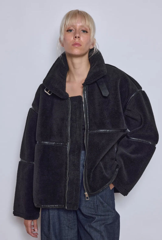 Veste fourrure et cuir noire col montant
