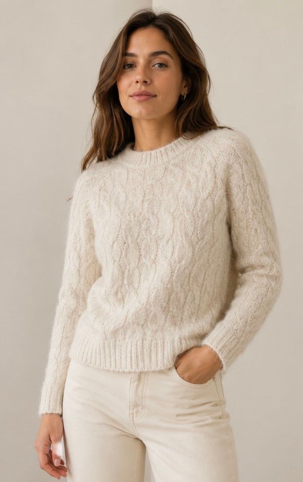 Pull maille beige torsades