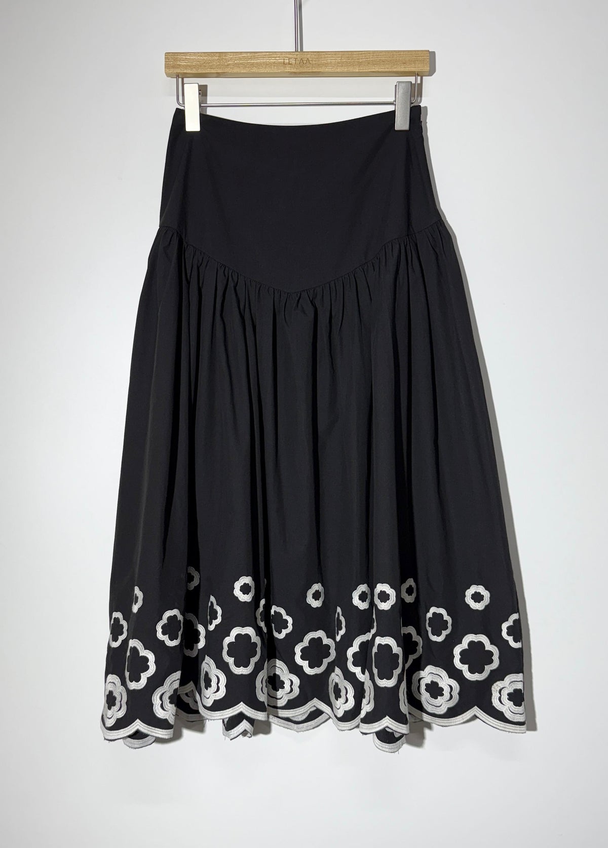 Jupe coton noire brodée