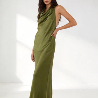 Robe longue dos nu satin olive