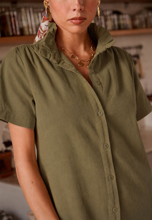 Robe courte col volant boutons