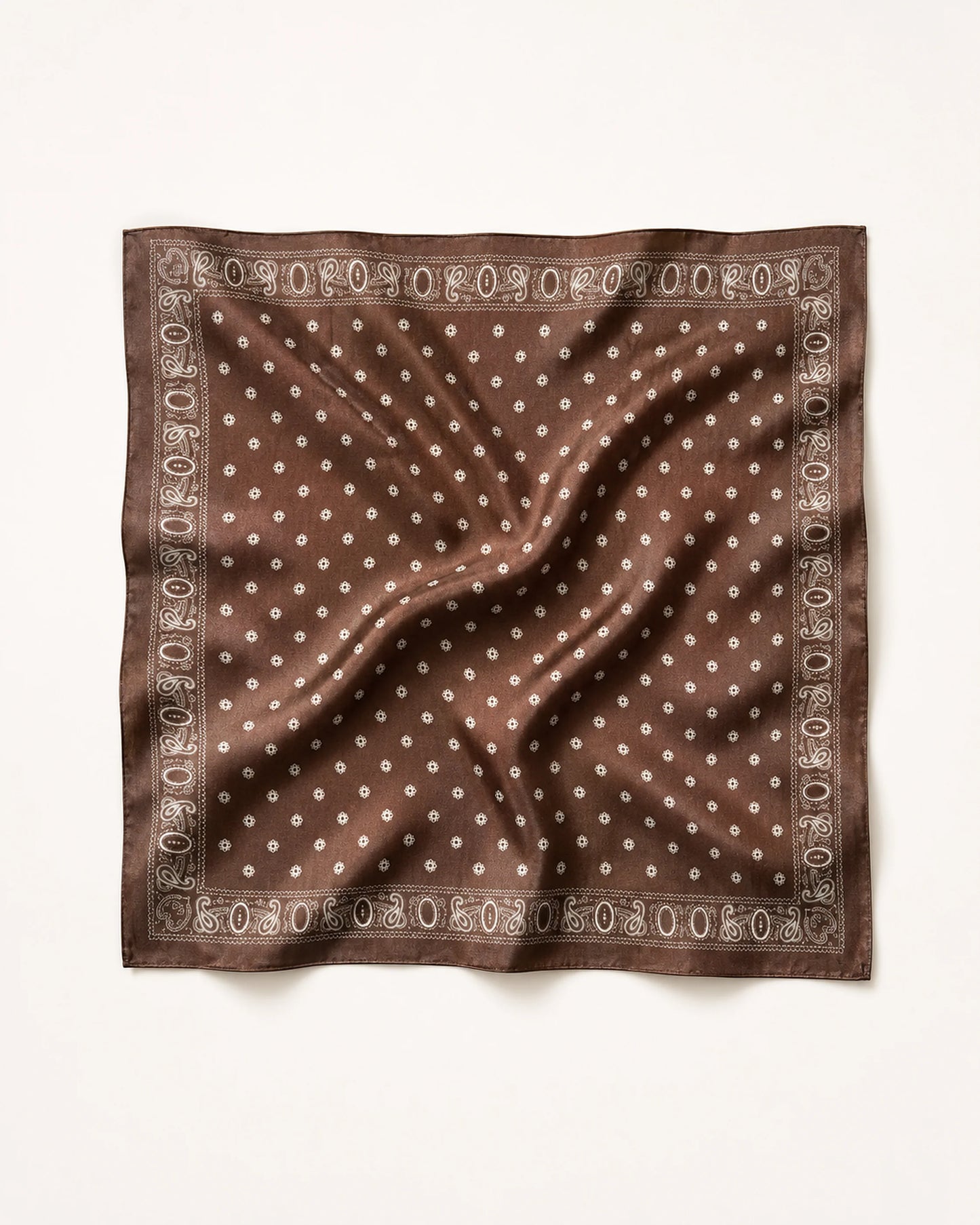 Carré satin marron cachemire