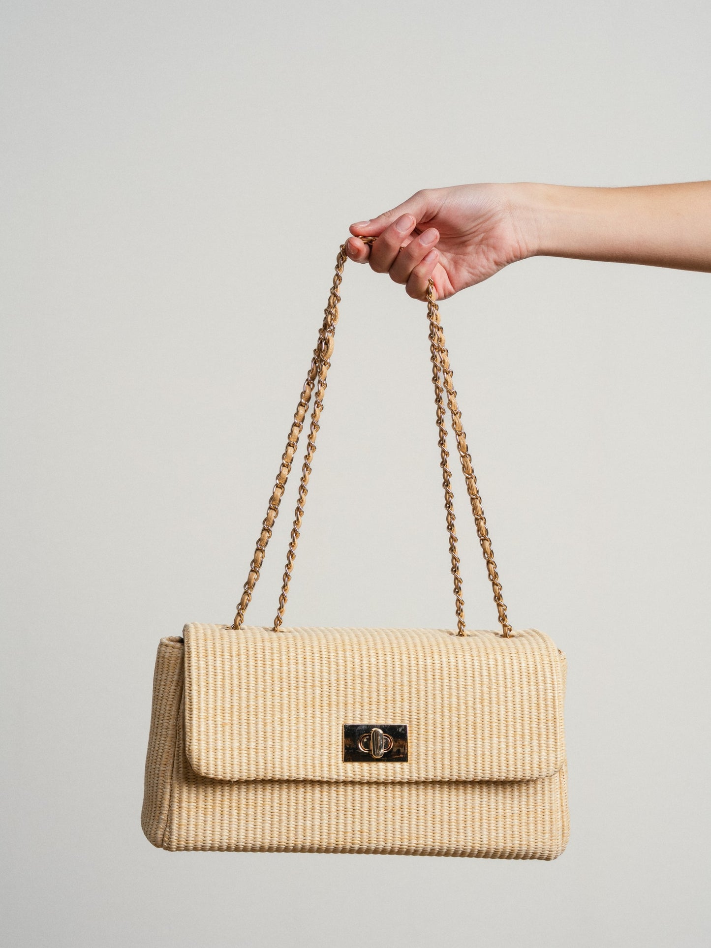Sac à main paille et anse chaîne