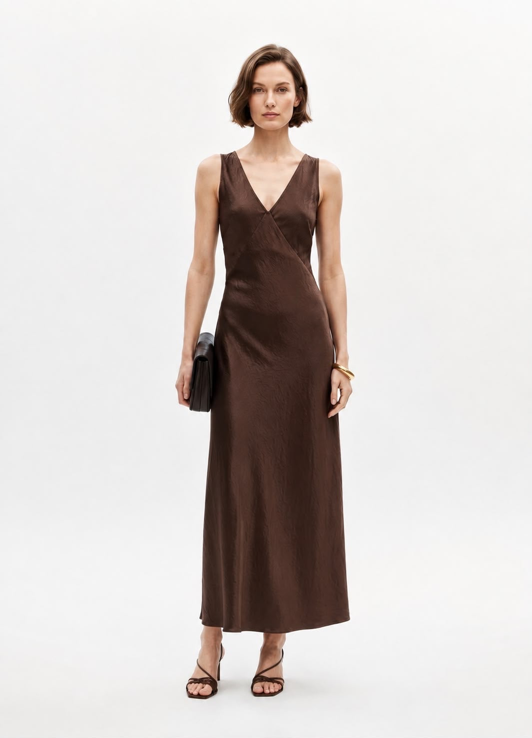 Robe longue col V satin