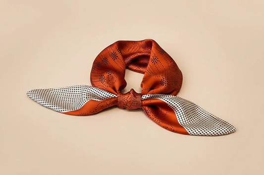 Carré rose ou orange effet soie Uz