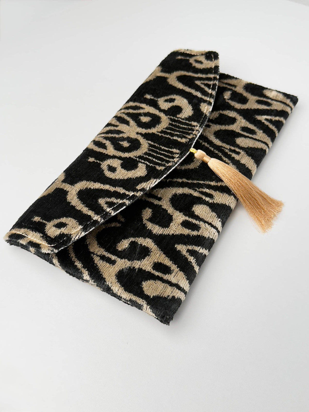 Pochette ikat en velours de soie - Sac bohème Ombres d'Ivoire