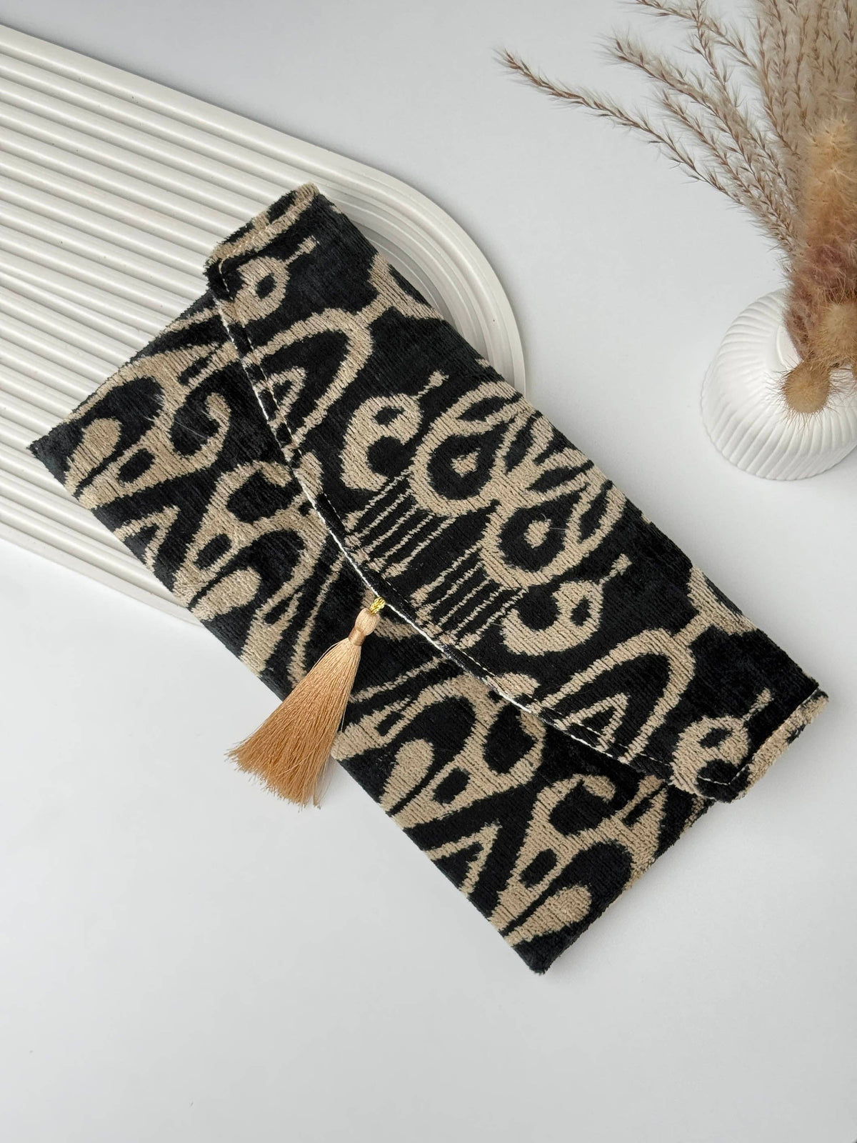 Pochette ikat en velours de soie - Sac bohème Ombres d'Ivoire