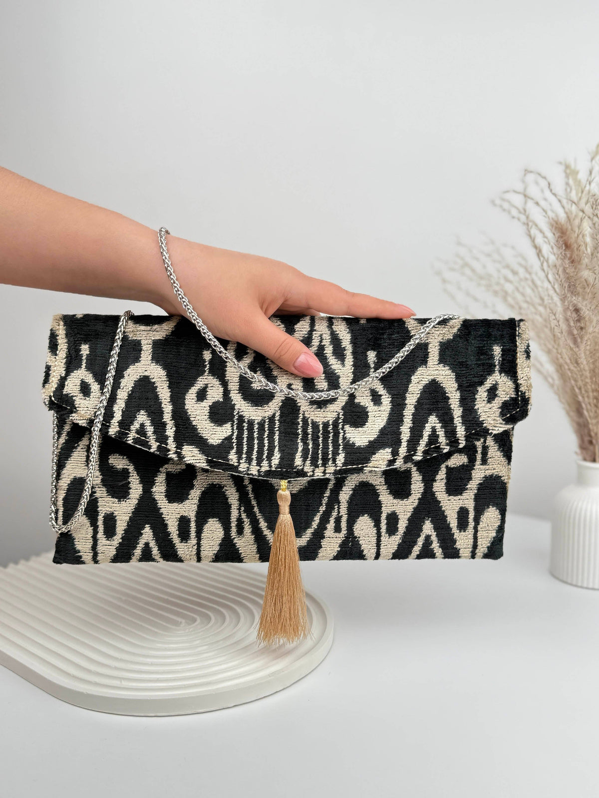 Pochette ikat en velours de soie - Sac bohème Ombres d'Ivoire