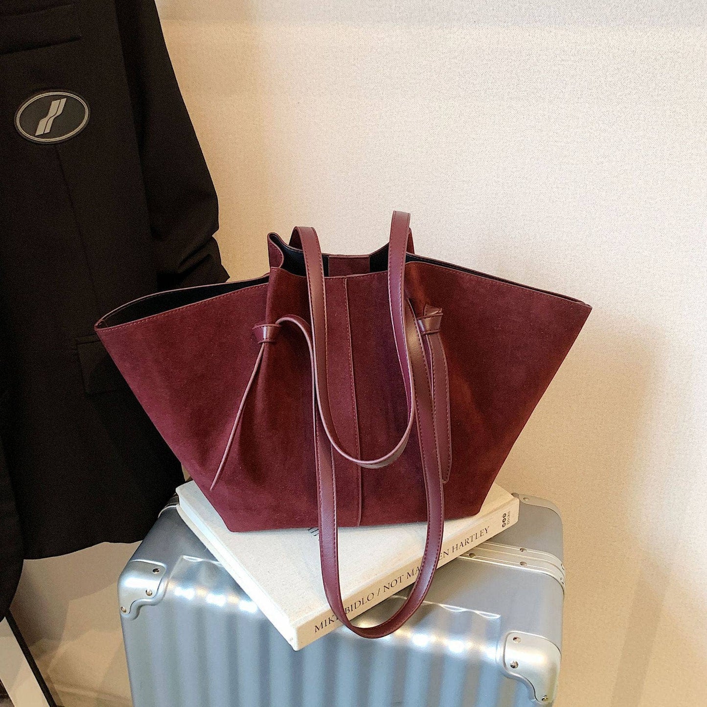 Sac fourre-tout YUZEFI — sac à bandoulière pour femme au design minimaliste ajouré